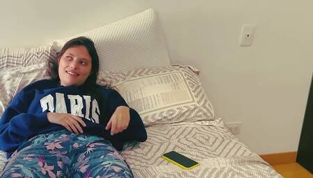 I don't care that she can't fuck, I want to suck her lesbian pussy!