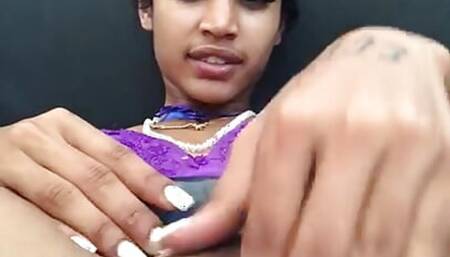 Cute mature latina girl loves to come like a bitch