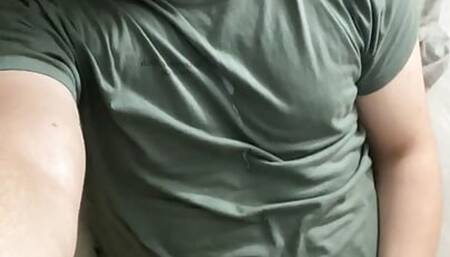 20 year old Cumming all over his shirt