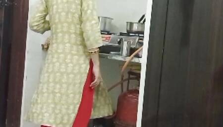 Mosi ki ladki ko choda chaye pi kar