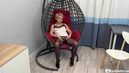 Mature shows why she sucks the best