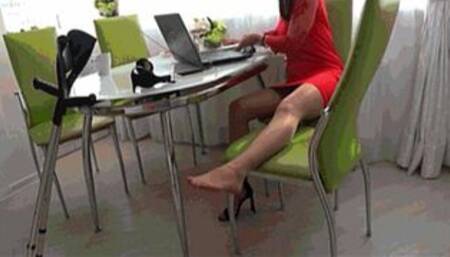 The lady with the bad left leg has a foot problem LI