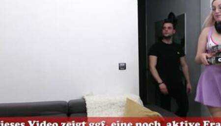 Sexual Gamer chick with nerdy Glasses during an screwed Date