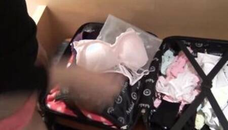 chinese Teenage women suck a long big black cock during the interracial Head