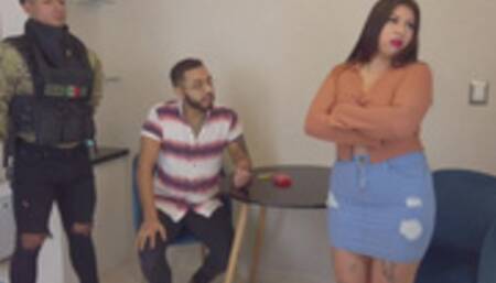 Ved at forføre den livvagt, som min mands hanekold gav mig, fanger han os i skide!