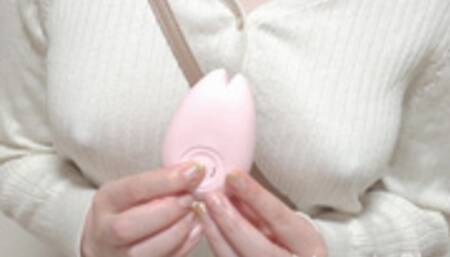 【着衣オナニー】ノーブラ外出で視線を集める変態パイスラ女子♡ 人目に付かない場所でこっそり乳首＆クリイキ♡ おもちゃの刺激に思わずエッチな喘ぎ声が漏れちゃう…！【個人撮影】