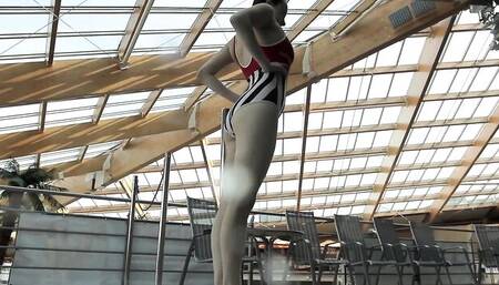 Winsome Lada's underwatershow action