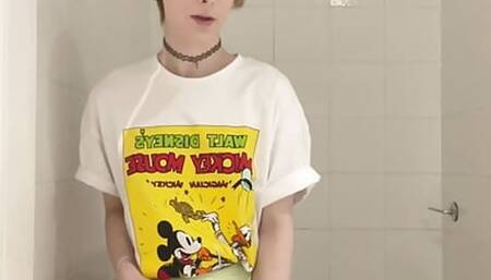 Cute Irish Tranny Playing