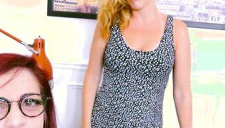 Lesbo Friends fucking with a double toy infront of the web cam