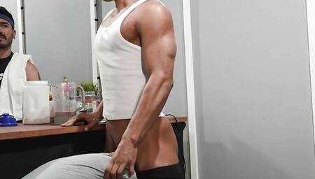 Felix Fox sees hot twink Troye Dean working out at the gym and  offers him a free special Brotein - TWINKPOP