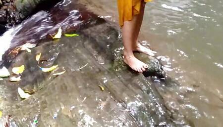 Outdoor interracial rough sex in a forest between a Indian MILF lady and big dick