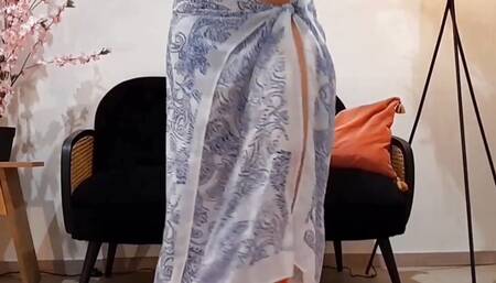 Selena's dancing and posing with Bollywood music 1