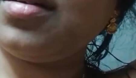 Tamil ponnu dirty talking with boobs showing clearly in Tamil South Indian girl romance video calling for stepbrother