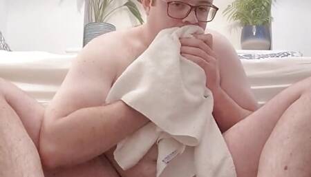 Fat squirting slut