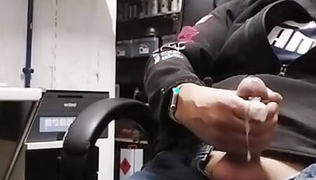 Jung Men Cumshot in Office After Work for First time