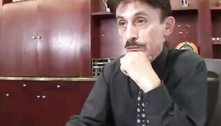 Brooke Foxxx Is A College sluts Seducing An Old Dude With Her Bubble Booty