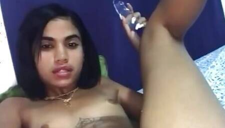 Mama zendeya masturbates and masturbates while shaking with pleasure