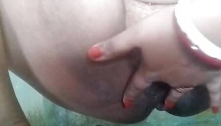 Desi Indian Girl Showing her Big tits and doing masturbation