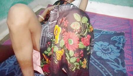 Hot sexy Padosan bhabhi ki chudai videos Padosan bhabhi ko kiss kiya aur jamkar chudai Kiya fir bhabhi ne apni jhante saaf ki