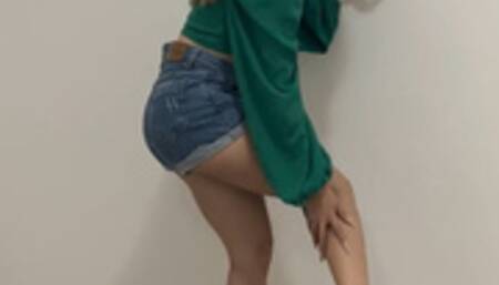 Dirty foot humiliation - Princess Hillary - FULLHD