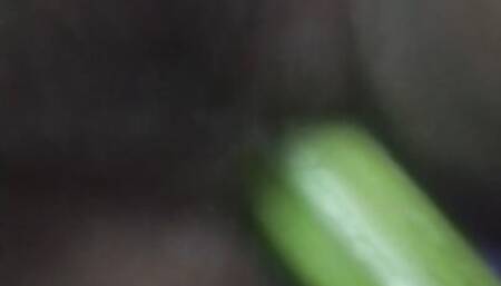Wife fuck by big vegetable