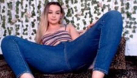 Casual Farting in Tight Jeans