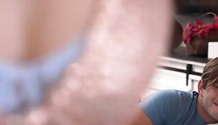 Starting The Year Off With A Bang - S22:E1