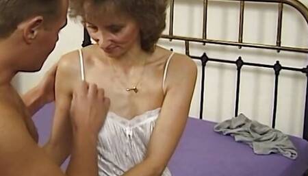 Vintage hairy mature mom suck and fuck young cock like wild