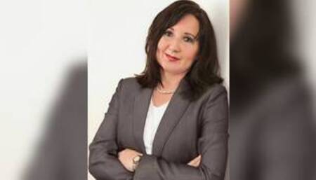 Cumming on my own moms face