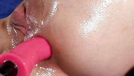 oily wet ass stretches from the fuck machine