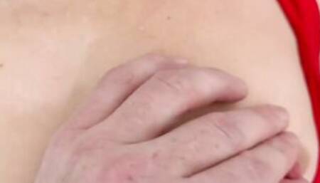 Amateur cougar Films Herself Fucking