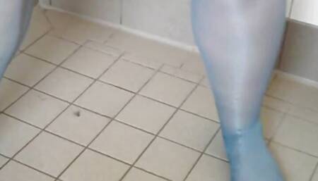 Hot pissing in FSH (for a fan)