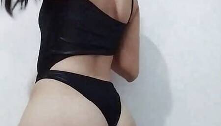 I show my lingerie, I'm a hot latina for you SUBSCRIBE