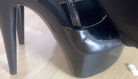 Cum on Heels Cuckold