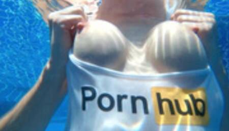 Hot Brunette Gets Pussy Eating and Fucking till Creampie by the Swimming Pool