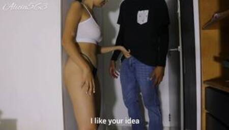 I don't have money to pay the delivery man and I end up on top of his dick. SUBTITLED