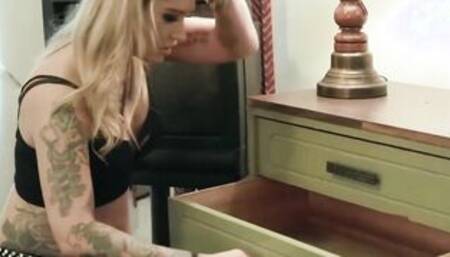 ZZ Motel: Dicking The Drifter Video With Charles Dera, Kleio Valentien - Brazzers Official