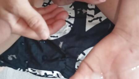 Young slut in cum ! Sissy loves daddy 's cum !