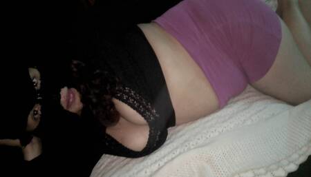 Very eager to get wet, taking advantage of the fact that I am alone at home, I need them to make me feel pleasure and that they