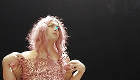 Crossdresser juvia jolie almost geht caught jerking of her big cock in public