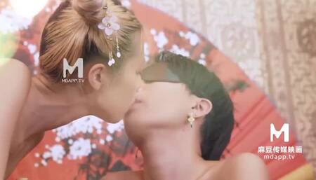 Kiss's modelmedia video