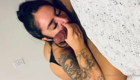 I love giving morning head ???? `\n Would you like if i got down on my knees to please you, until you came on my pretty face? ????????\n\n#creamyfacial