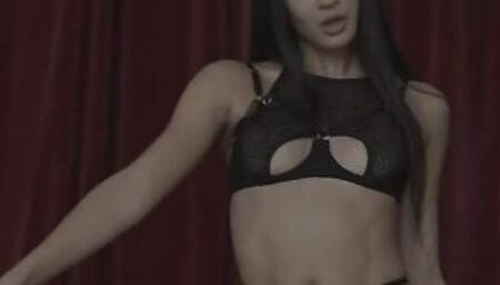 STASYQ - Petite tattooed babe MollyQ in black lingerie