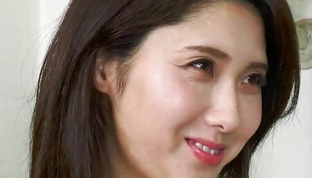 JAPANESE GIRLS PUSSY IS DRILLED BY A MONSTER COCK CREAMPIE