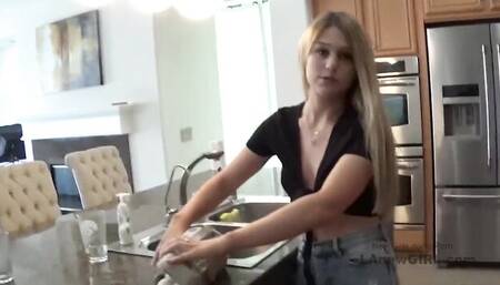 Explosive mantrap - teenie (18+) scene - LA New Girl