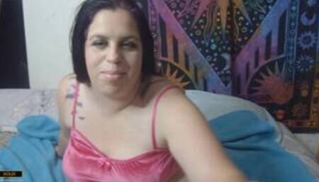 Fat cougar gets an orgasm and releases liquid from her vagina