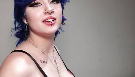 Thick PAWG Xoe Grimm takes her first big black dick