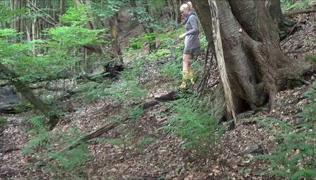 HILFE, ich stecke mit GUMMISTIEFELN im Sumpf fest