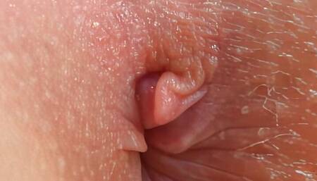 BITCH GETS ASS STRETCHED AFTER A DEEP FUCK BY TWO MONSTER