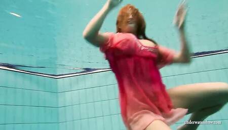 Underwater Show featuring Silvie's hd video